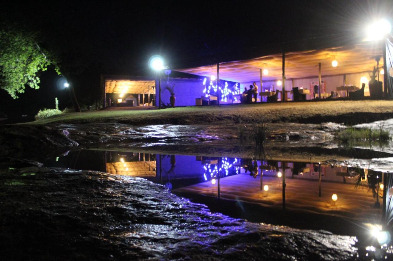 Lions Rock Rapids - Luxury Tented Camp Хейзивью Экстерьер фото